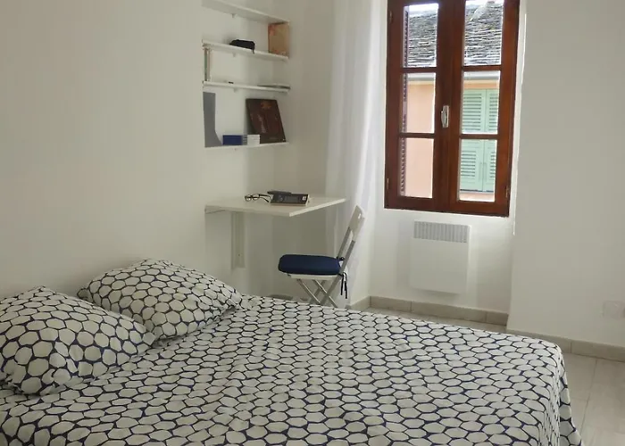 Apartmán T3 Meuble Centre Donnant Sur Jardin *